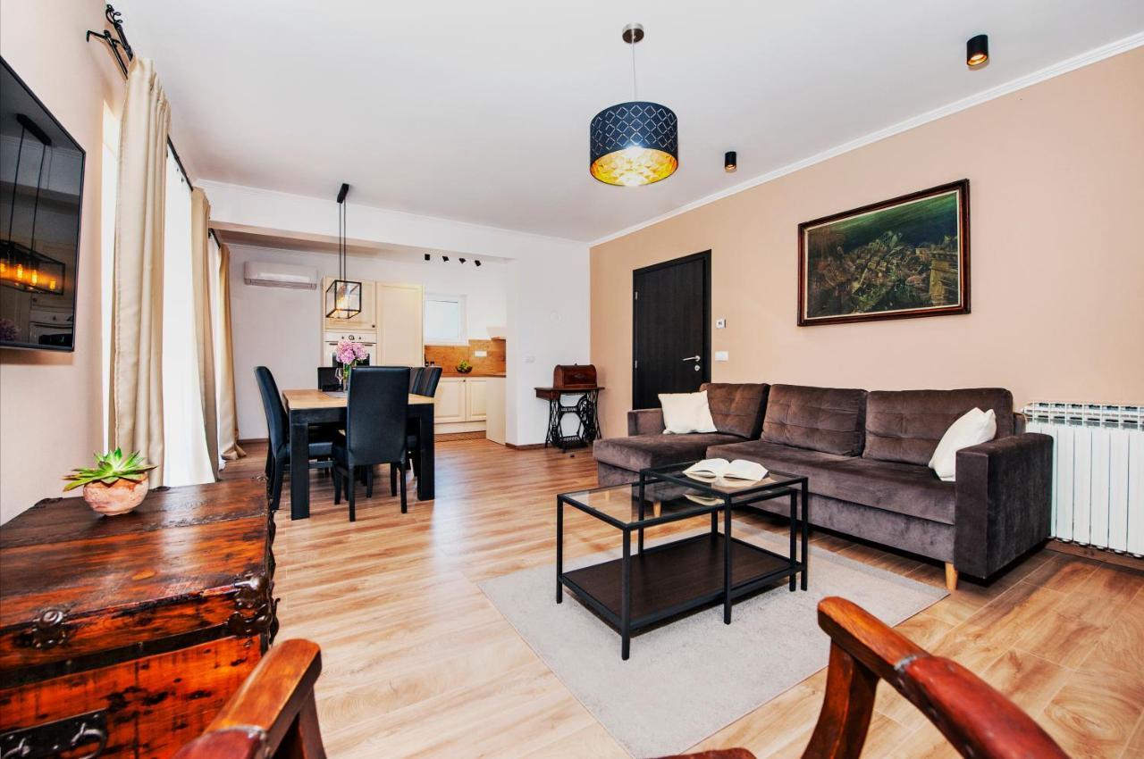 Apartment Miral Rovinjsko Selo Bagian luar foto