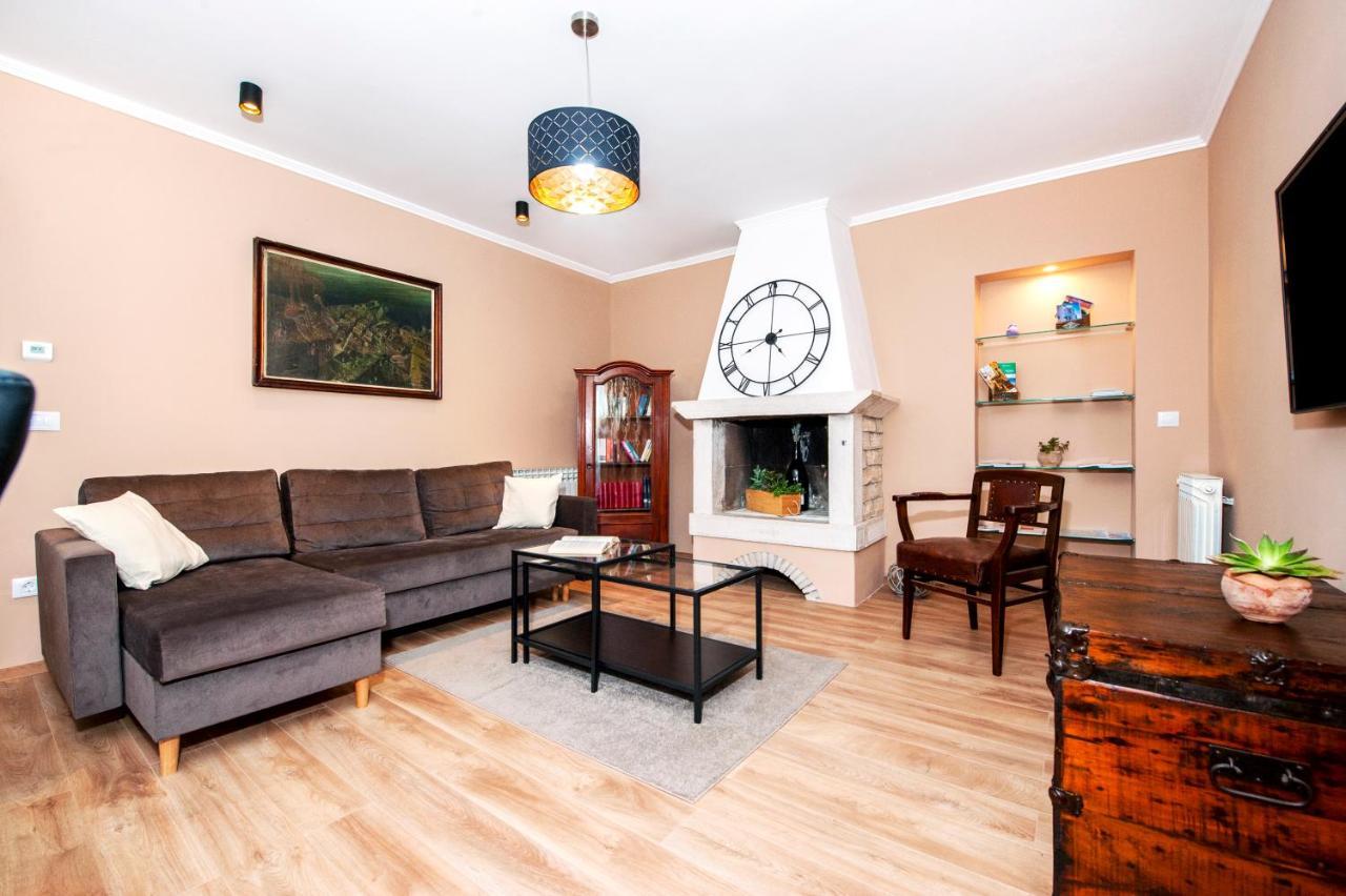 Apartment Miral Rovinjsko Selo Bagian luar foto