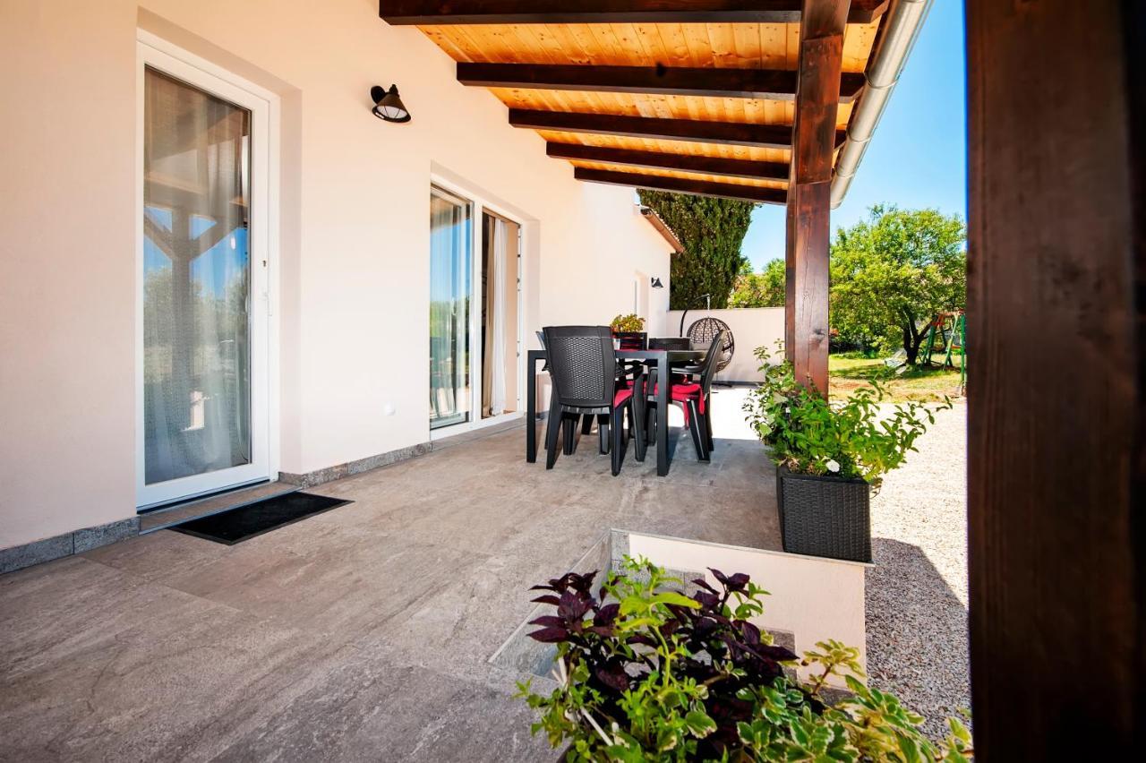 Apartment Miral Rovinjsko Selo Bagian luar foto