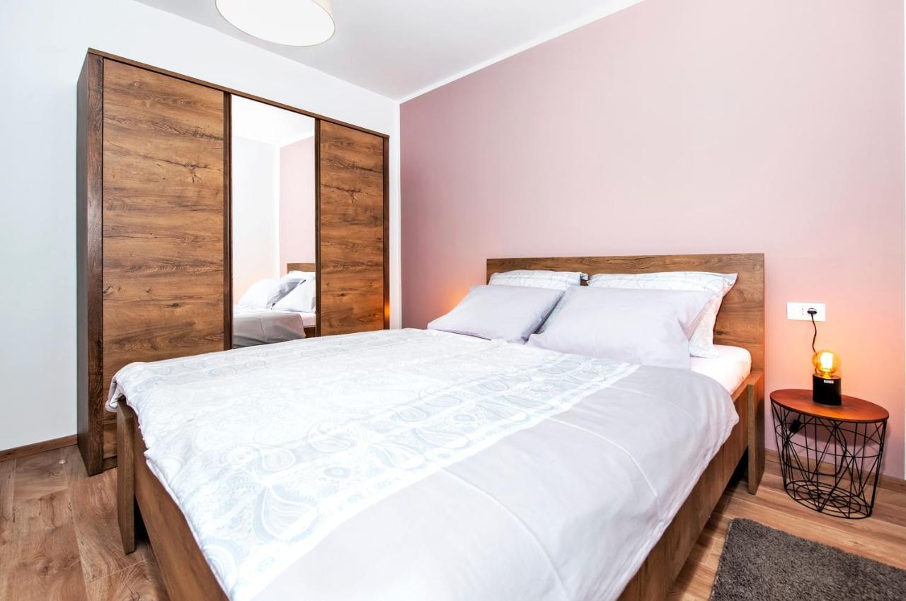 Apartment Miral Rovinjsko Selo Bagian luar foto